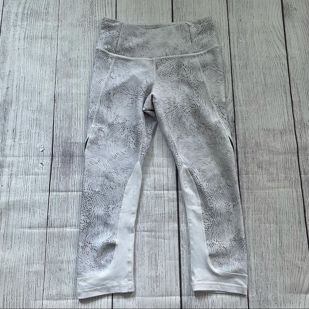 CALIA Lumia Capris Limited Edition Size Small